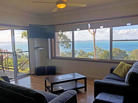 Catch Of The Day', 72 Government Road - Great House With Water Views - C Tourism 2