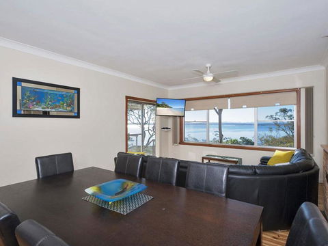 Catch Of The Day', 72 Government Road - Great House With Water Views - C Tourism 3