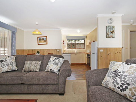 Cedar Cottage - Tudor Village - C Tourism 2