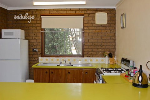 Cedar Holiday Units - Apartment 3 - C Tourism 3