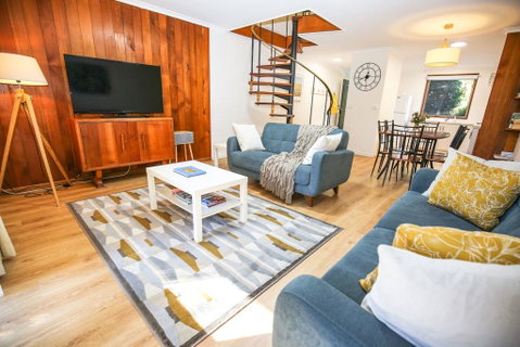 Cedar Holiday Units - Apartment 5 - C Tourism 0