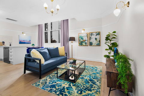 Central Apartment With Spacious Living And Dining - C Tourism 0
