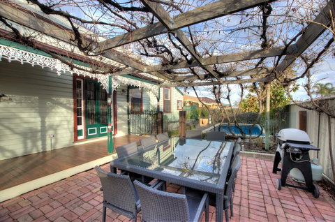 Central Charm - C Tourism 0