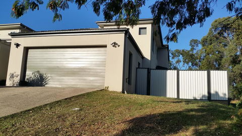 Central Gold Coast Large, Modern, Elevated House - C Tourism 1