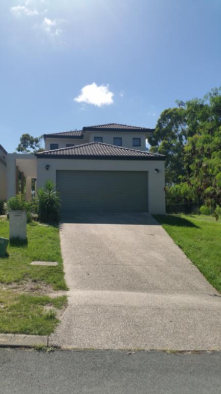 Central Gold Coast Large, Modern, Elevated House - C Tourism 0