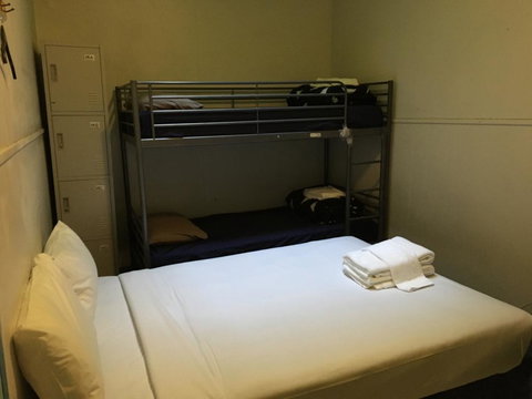 Central Perk Lodge - C Tourism 1