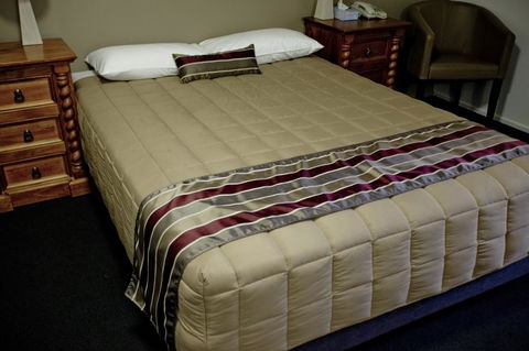 Centrepoint Motor Inn - C Tourism 2