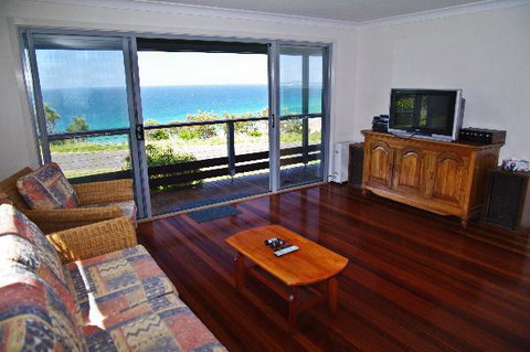 Charm Cottage, 58 Skyline Crescent - C Tourism 3