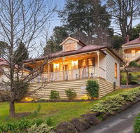 Charnwood Cottages in Warburton - C Tourism