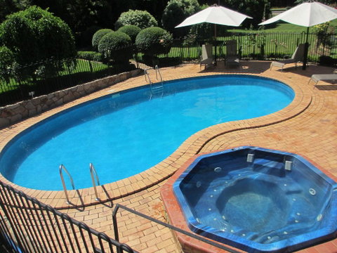 Chestnut Tree Holiday Units - C Tourism 0