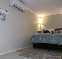 Churchill's BB twin spa getaway - C Tourism