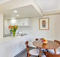 City apartment at College St - C Tourism