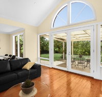 City to Beach - Free WIFI - Free 3 car parking - Great location - C Tourism