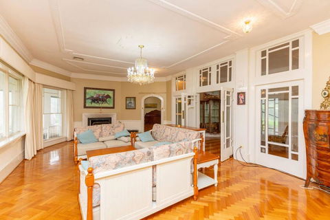Classic 5 Beds Mt Dandenong Resort - C Tourism 1