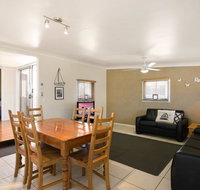 Close to Water Restaurants and Clubs Toorbul St Bongaree - C Tourism