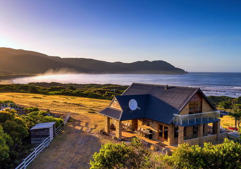Cloudy Bay Villa - C Tourism 1