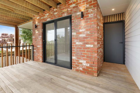 COASTAL BEAUTY ON BRUCE - C Tourism 1