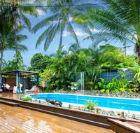 Coconut Blue Front - Palm Cove - C Tourism