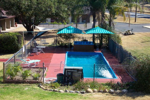 Colonial Inn Motel - C Tourism 0