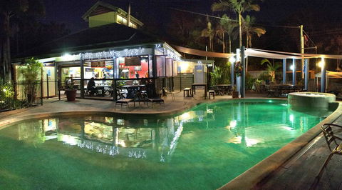 Colonial Village Cabins, Camping & Tours - Hervey Bay YHA - C Tourism 0
