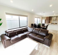 Comfortable 4BR 2Bath House Tarneit Melbourne - C Tourism