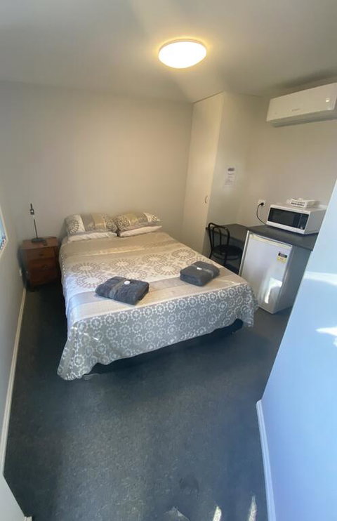 Commercial Hotel Curlewis - C Tourism 3