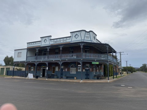 Commercial Hotel Curlewis - C Tourism 0