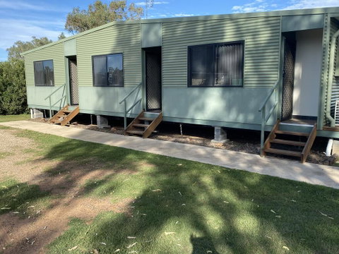 Commercial Hotel Curlewis - C Tourism 1