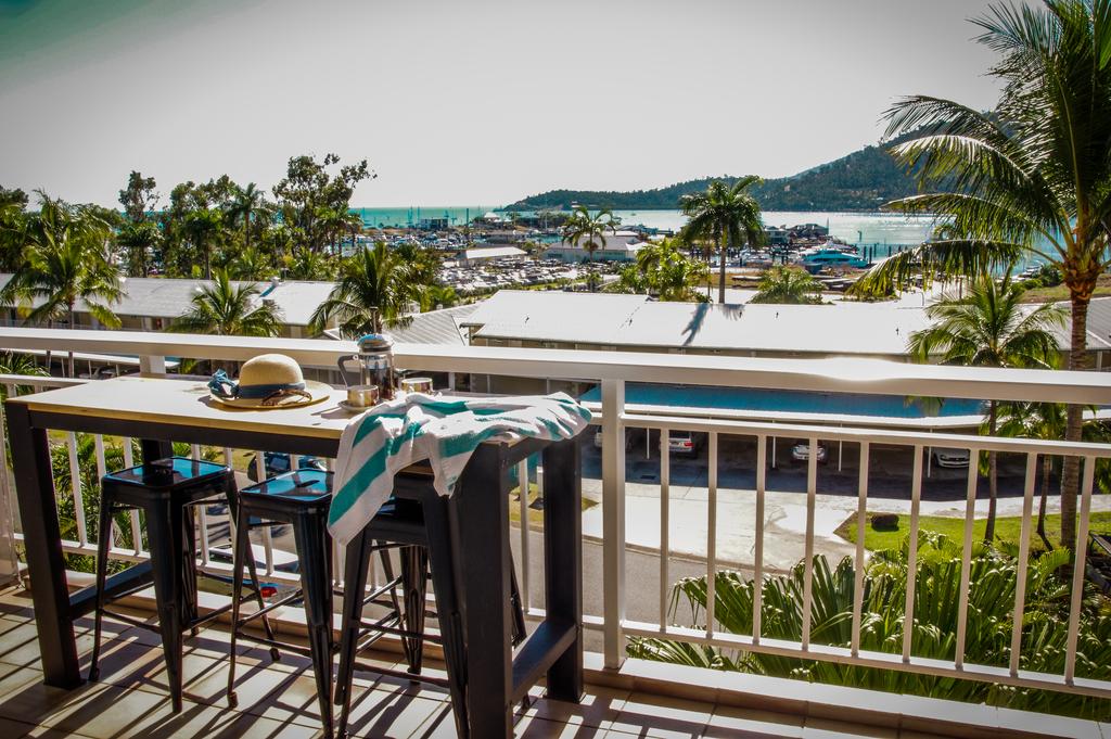Airlie Beach QLD C Tourism