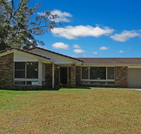 Corner Haven - family retreat with outdoor living - C Tourism