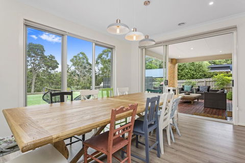 CORYMBIA - MOUNT MARTHA - C Tourism 2