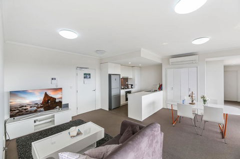 Cosy 3BR Penthouse Close To Westfield And Train - C Tourism 3