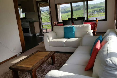 Cosy Cottage Valley Views - C Tourism 2
