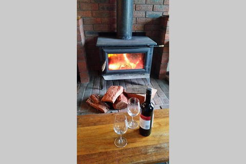Cosy Cottage Valley Views - C Tourism 0