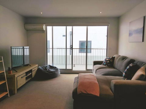 Cosy Modern Apartment In Brunswick - C Tourism 0