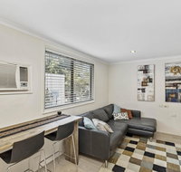 Cosy Studio Apartment Seconds From Manly Beach - C Tourism