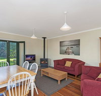 Cottage on James circa1855 - Modern historic - C Tourism