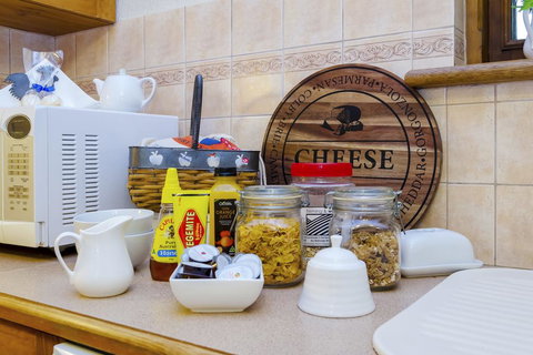 Country Pleasures Bed And Breakfast - C Tourism 2