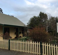 Country Pleasures Bed and Breakfast - C Tourism