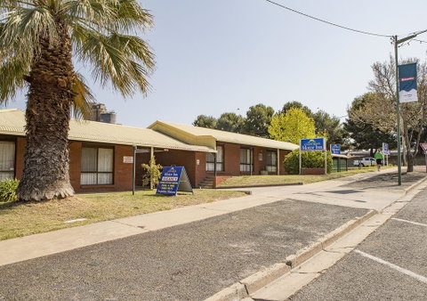 Country Roads Motor Inn - C Tourism 0