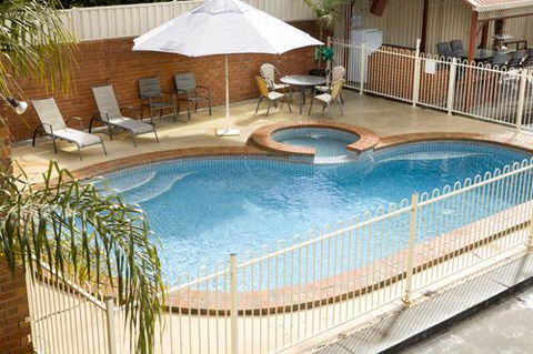 Courtyard Motor Inn - C Tourism 1