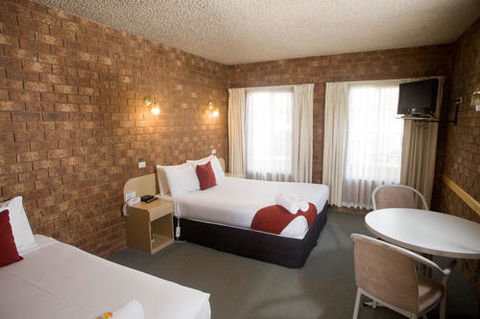 Courtyard Motor Inn - C Tourism 2