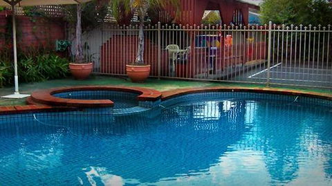 Courtyard Motor Inn - C Tourism 3