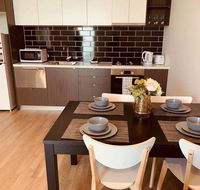 Cozy  Brand New Apt in the Heart of Western - C Tourism