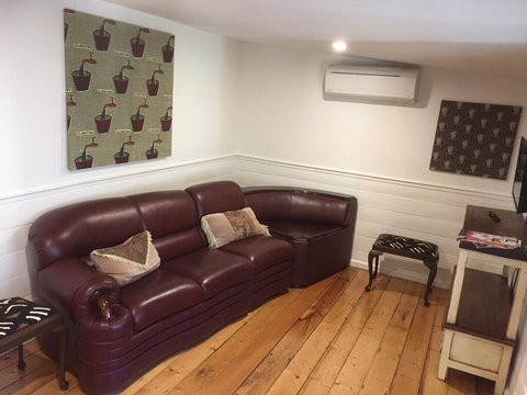 Darcy's Cottage On Piper - C Tourism 1