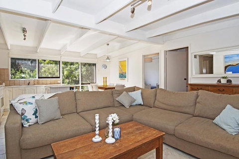De Angelis Beach House - C Tourism 1