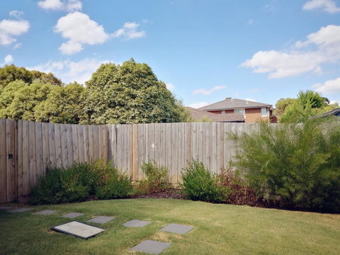 Delicate And Peaceful Bundoora Townhouse 20-R3 - C Tourism 1