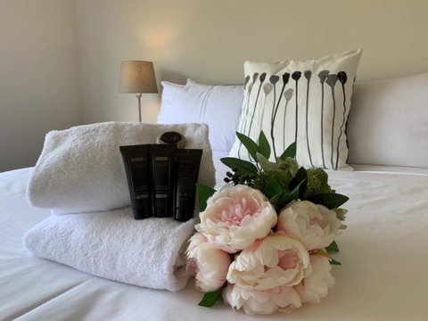Delicate And Peaceful Bundoora Townhouse 20-R4 - C Tourism 1