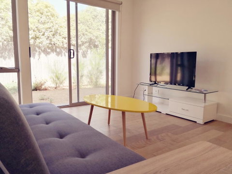 Delicate And Peaceful Bundoora Townhouse 20-R4 - C Tourism 0