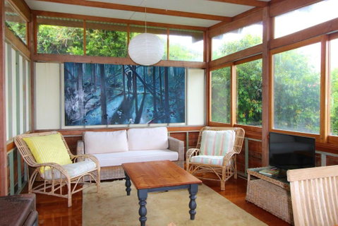 Delicate Nobby Artist Studio, 898 Point Plomer Road - C Tourism 2